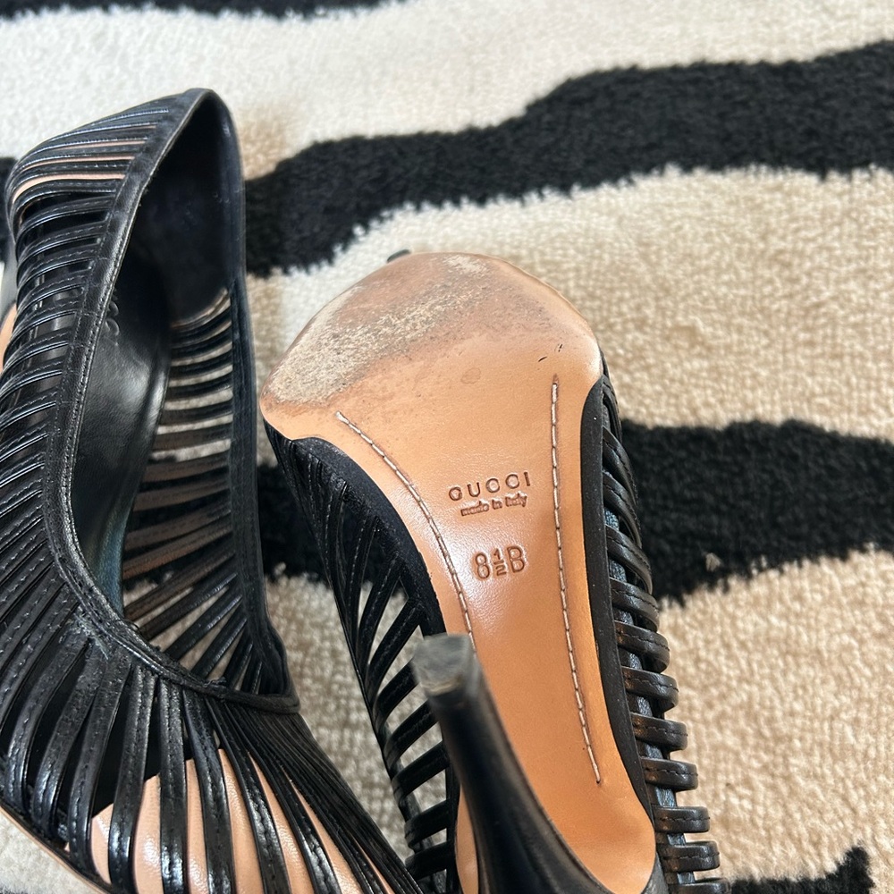 Gucci Black and Cream Stiletto Heels - Picture 4 of 8